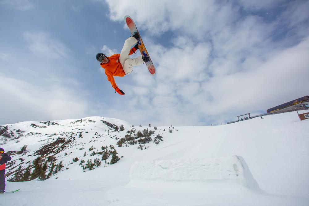 freestyle snowboard