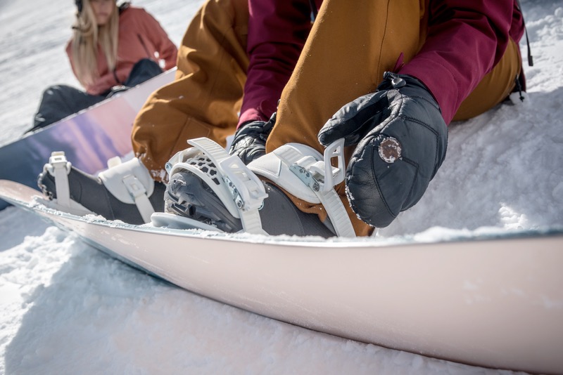 Extruded base snowboards